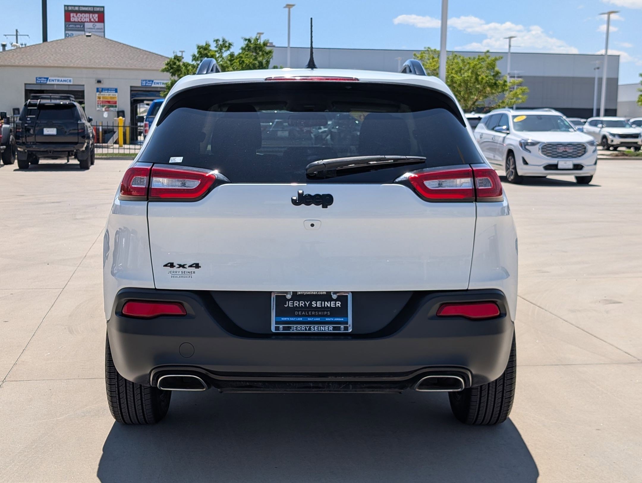 Used 2016 Jeep Cherokee Sport w/ Cold Weather Group AWD/4WD image 4