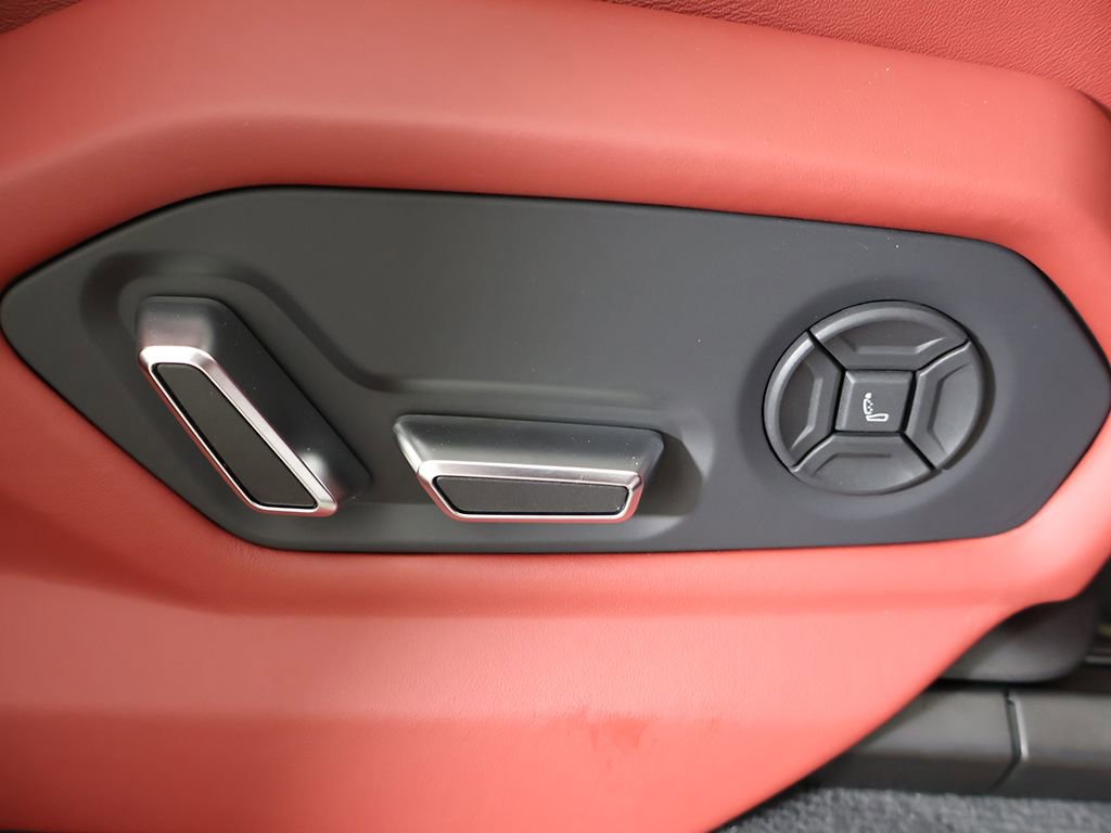Used 2022 Lamborghini Urus AWD/4WD image 43