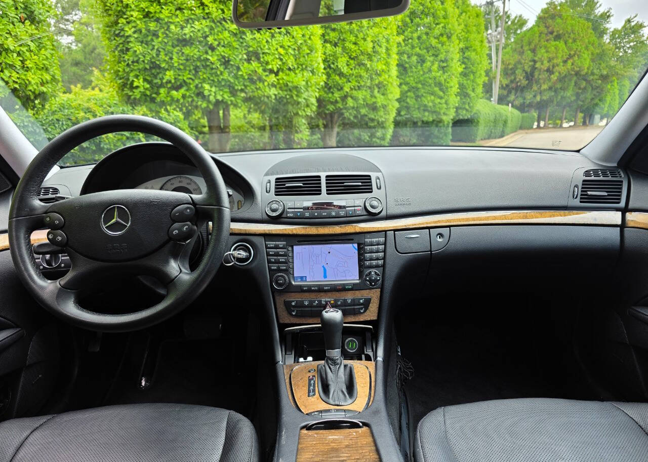 Used 2008 Mercedes-Benz E 550 Sedan image 15