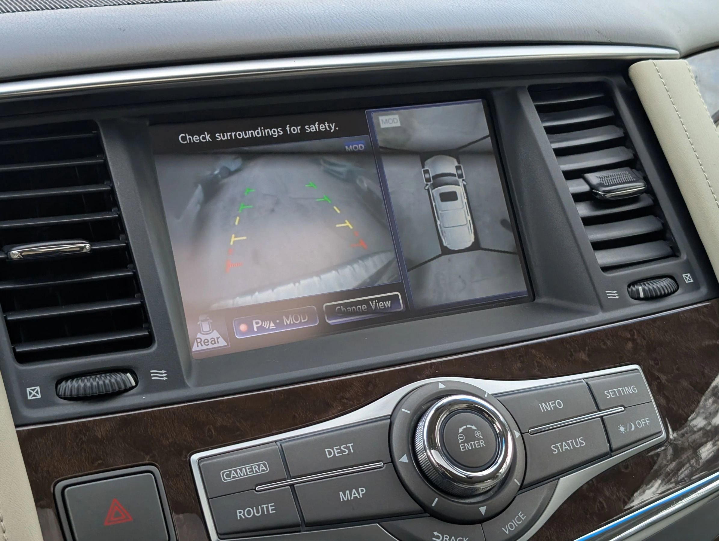 Used 2016 INFINITI QX80 Sport Utility 4D w/ Driver's Assistance Package image 31