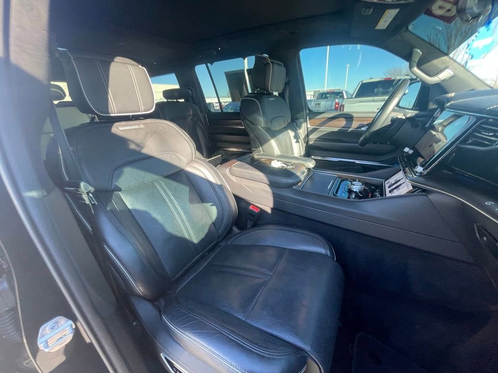 Used 2022 Jeep Grand Wagoneer Series II image 27