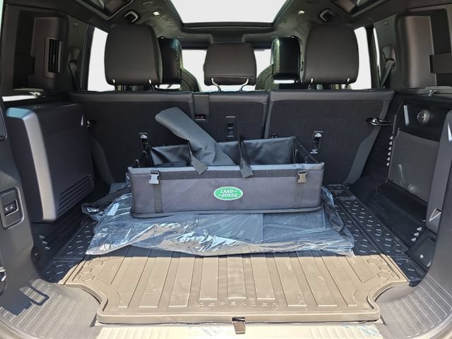 New 2026 Land Rover Defender 110 OCTA AWD/4WD image 10
