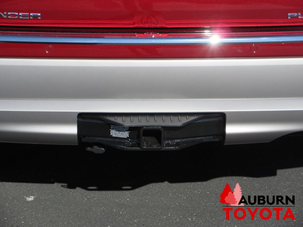 New 2026 Toyota Highlander Platinum image 5