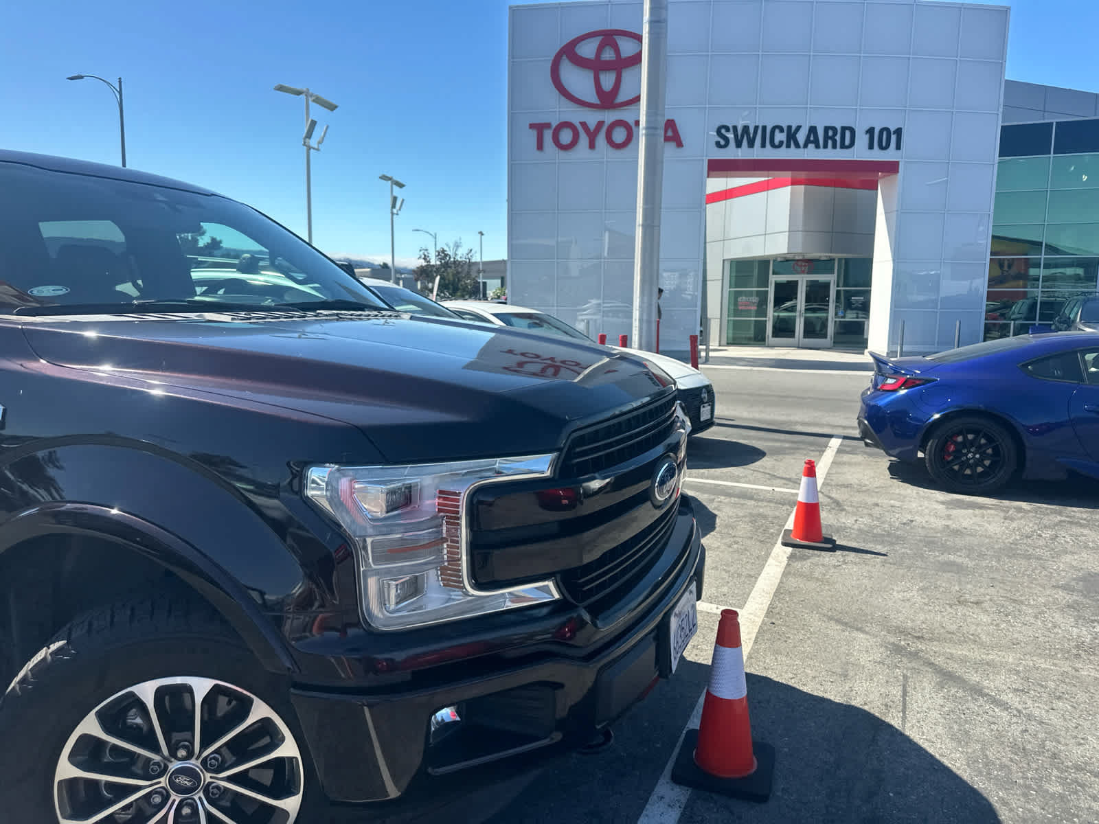 Used 2018 Ford F150 Lariat w/ Equipment Group 502A Luxury AWD/4WD image 6