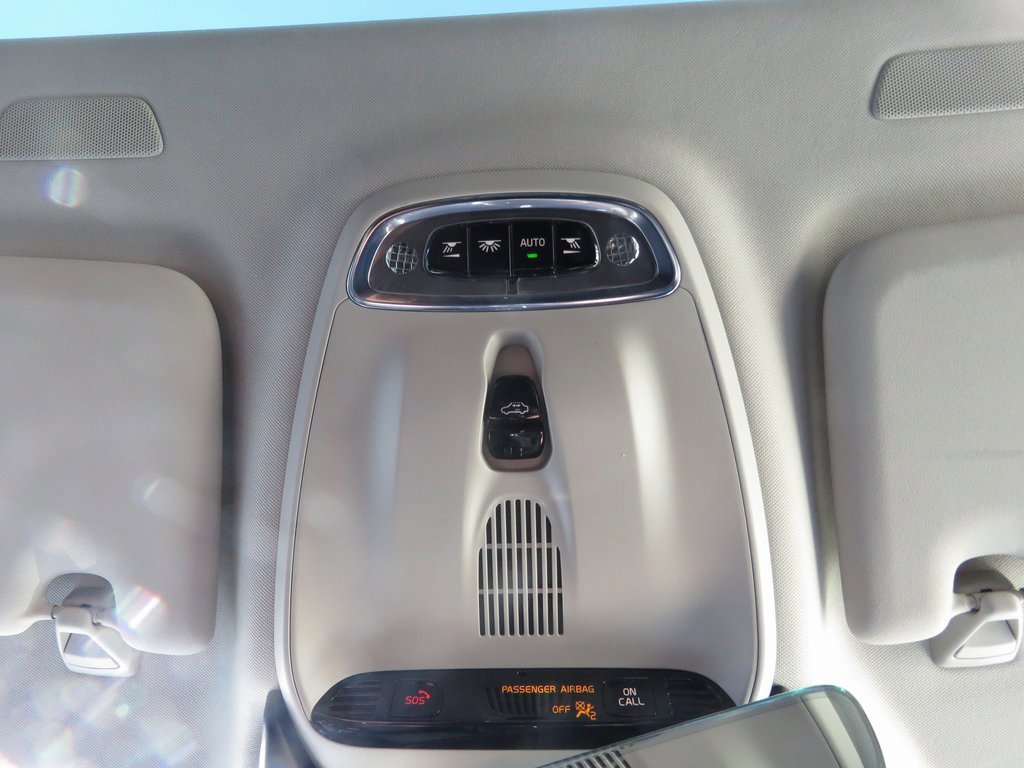 Used 2022 Volvo V60 T5 Cross Country w/ Climate Package image 29