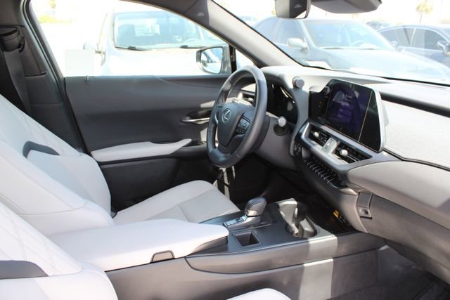 Certified 2025 Lexus UX 300h FWD image 5