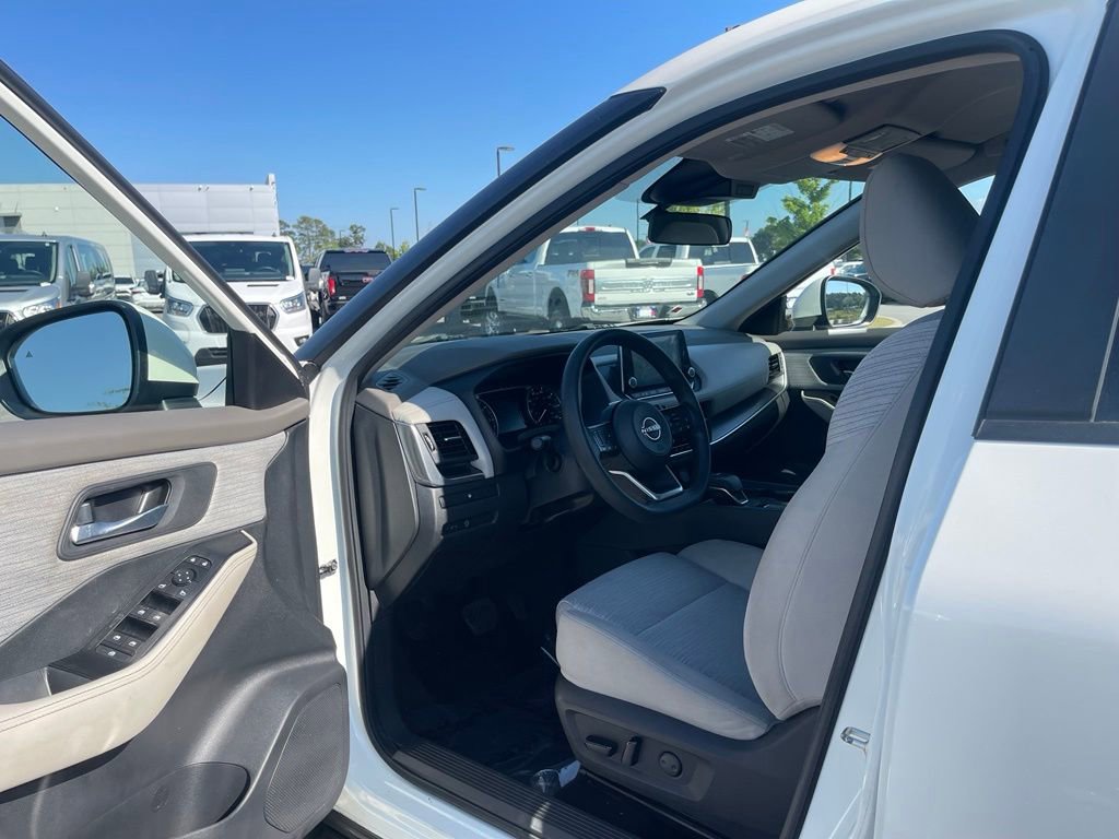 Used 2023 Nissan Rogue SV FWD image 36
