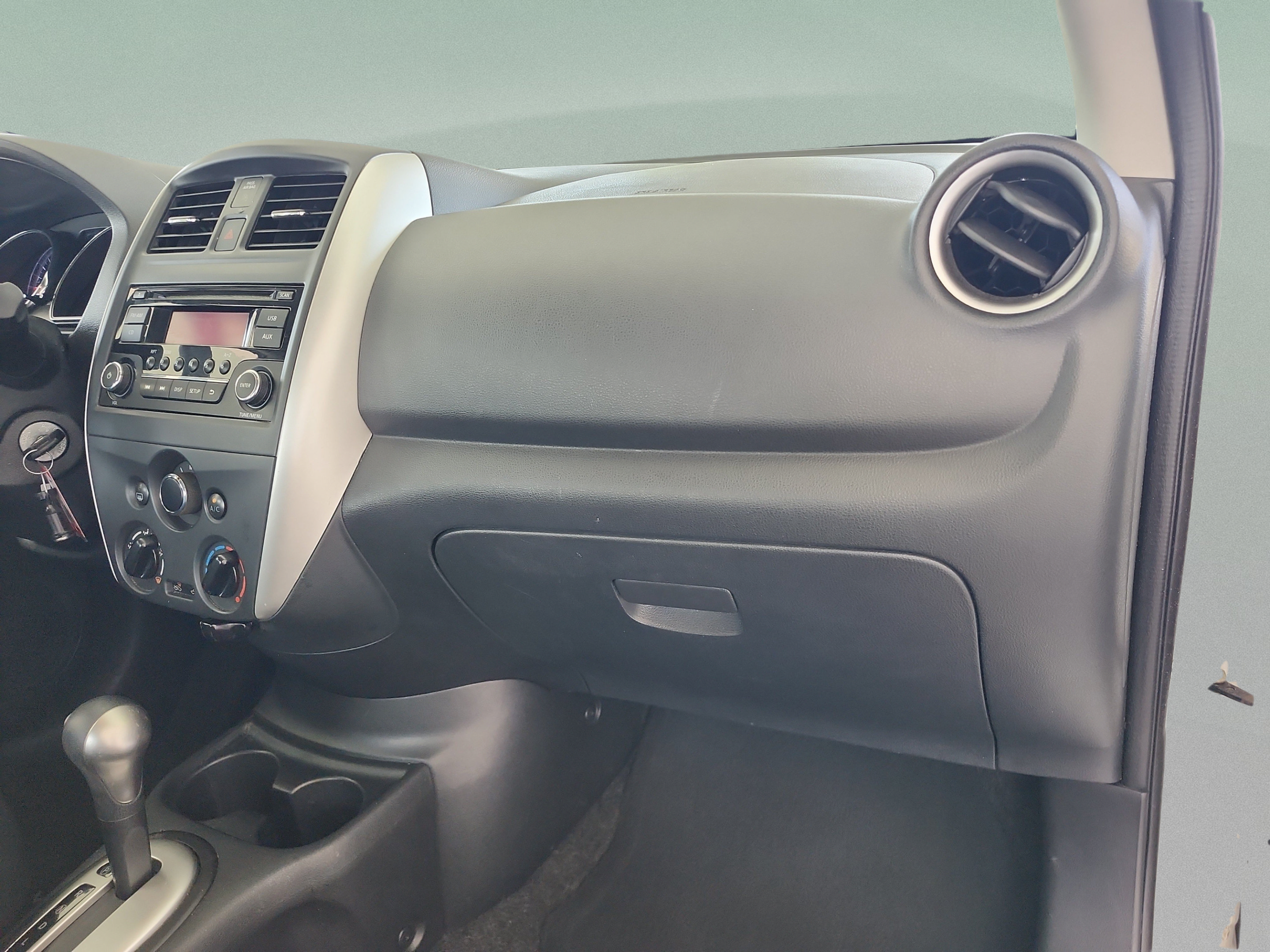 Used 2016 Nissan Versa SV FWD image 20