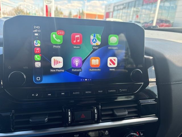 Certified 2025 Nissan Pathfinder SL w/ Black Appearance Package image 17