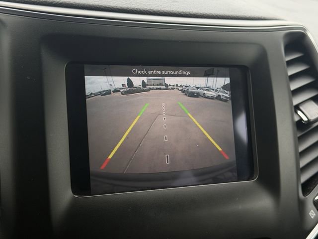 Used 2019 Jeep Cherokee Latitude Plus FWD image 15