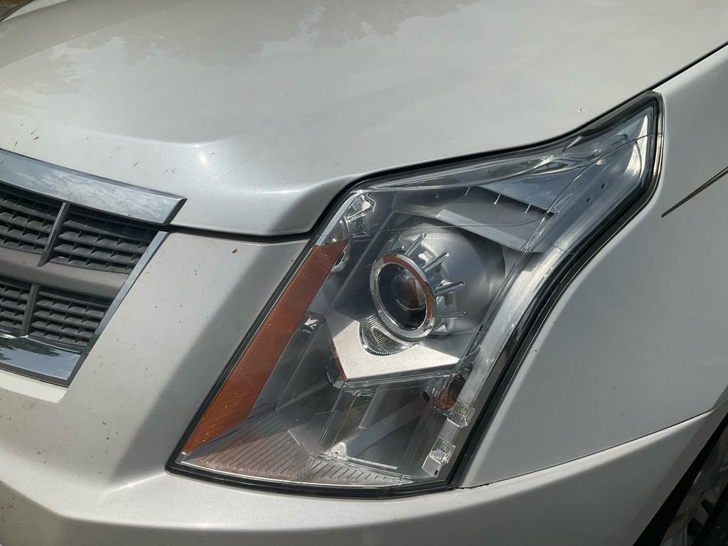 Used 2011 Cadillac SRX Luxury FWD image 9