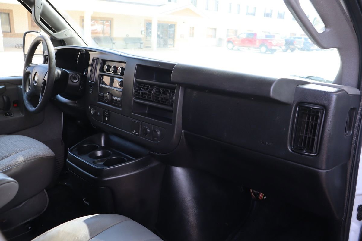 Used 2017 Chevrolet Express 3500 LT w/ LT Preferred Equipment Group image 17