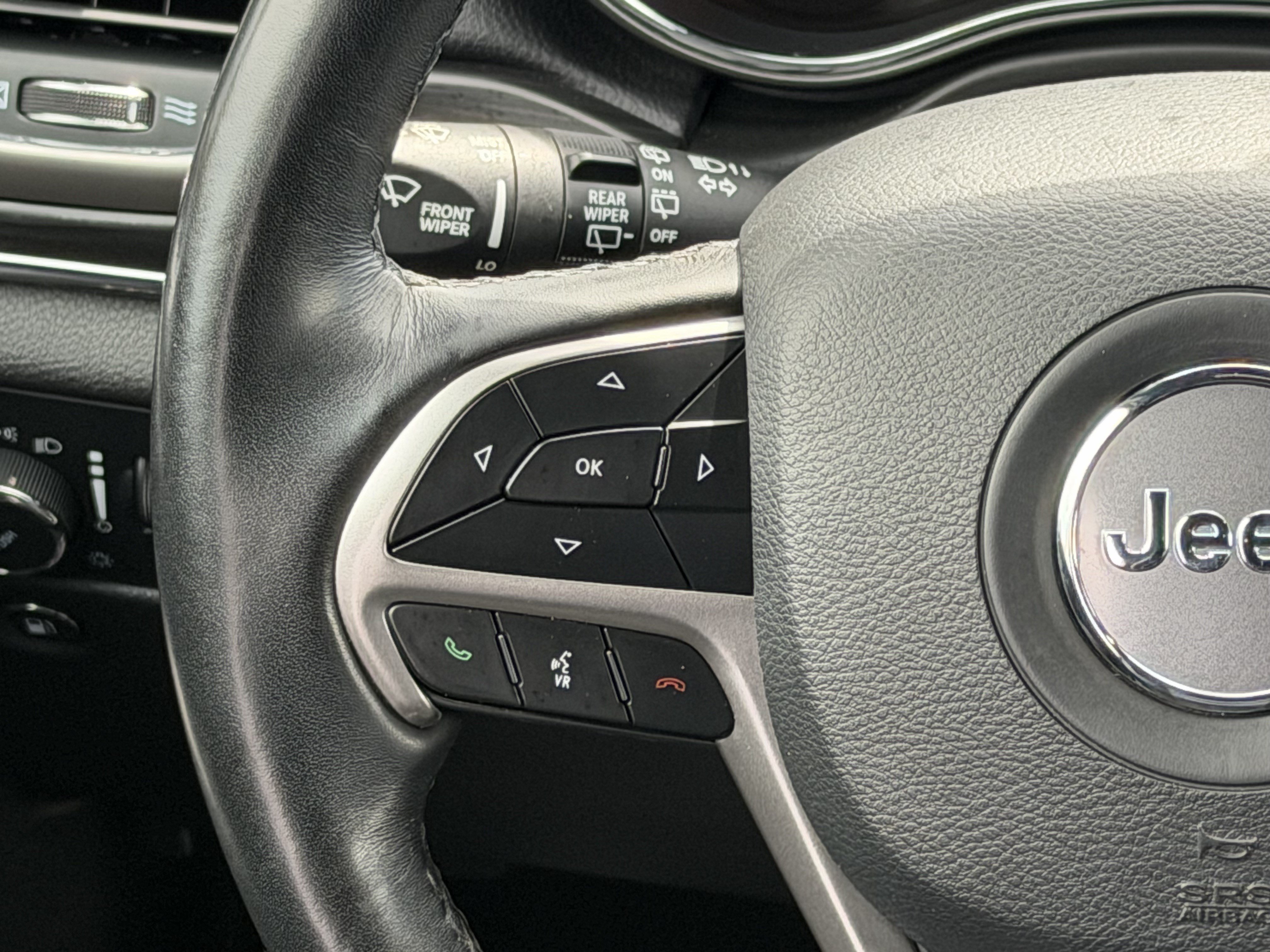 Used 2021 Jeep Grand Cherokee Limited AWD/4WD image 13