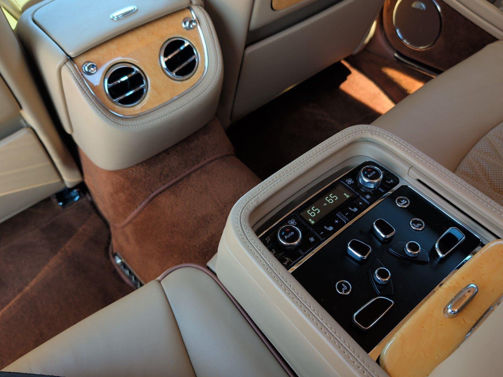 Used 2017 Bentley Mulsanne RWD image 39
