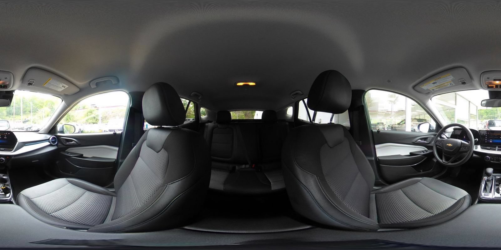 Used 2025 Chevrolet Trax LT FWD image 42