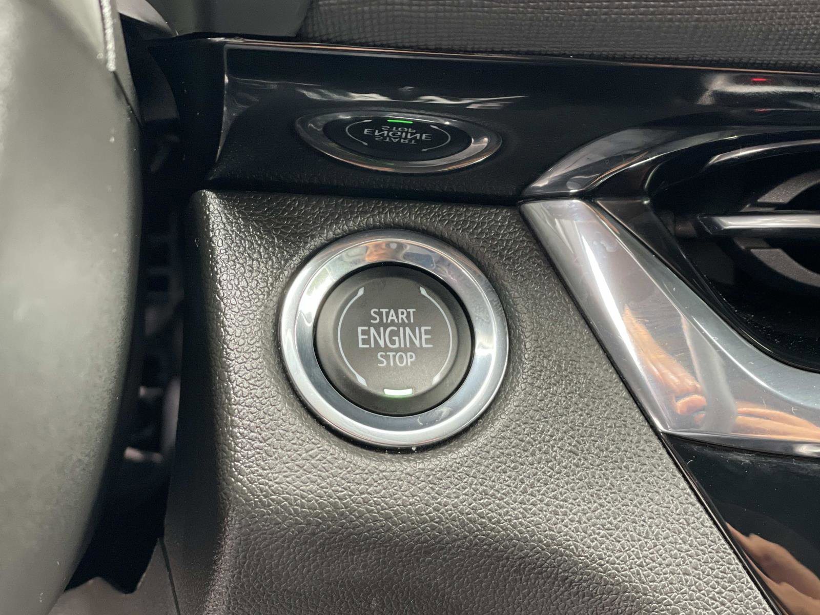 Used 2025 Buick Envista Sport Touring image 18