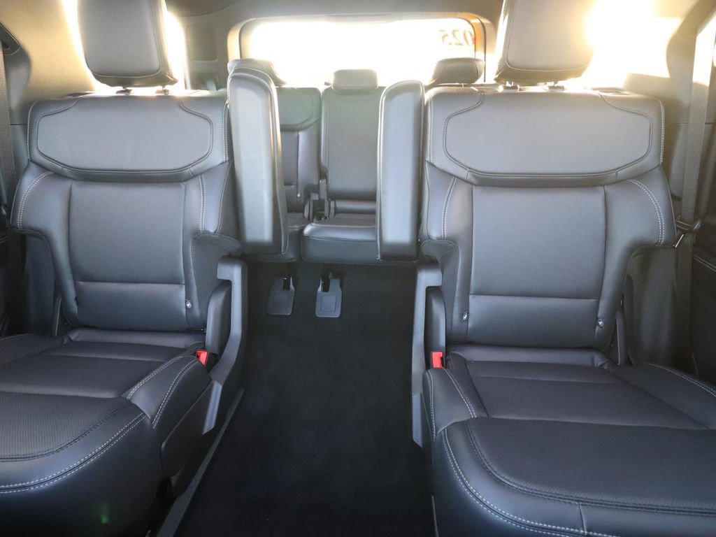 New 2025 Ford Expedition Platinum w/ Stealth Performance Package image 12