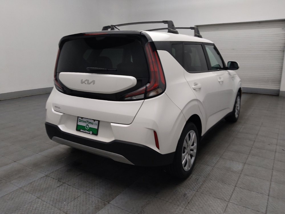Used 2023 Kia Soul LX image 9