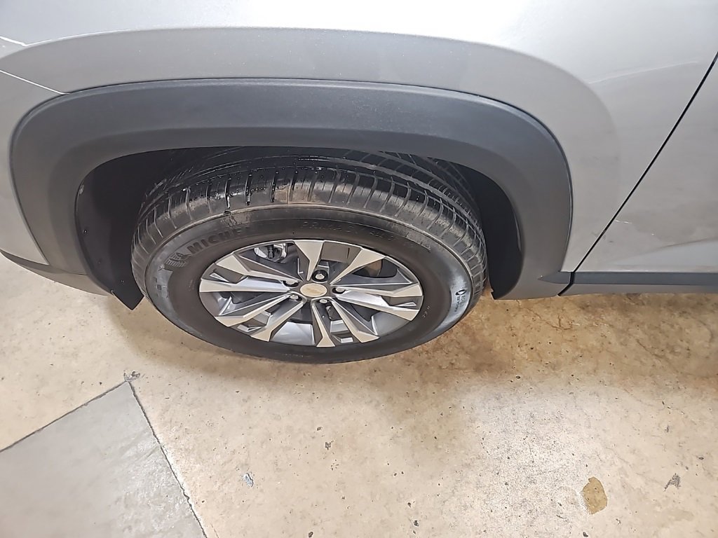 Certified 2025 Chevrolet Equinox LT image 13