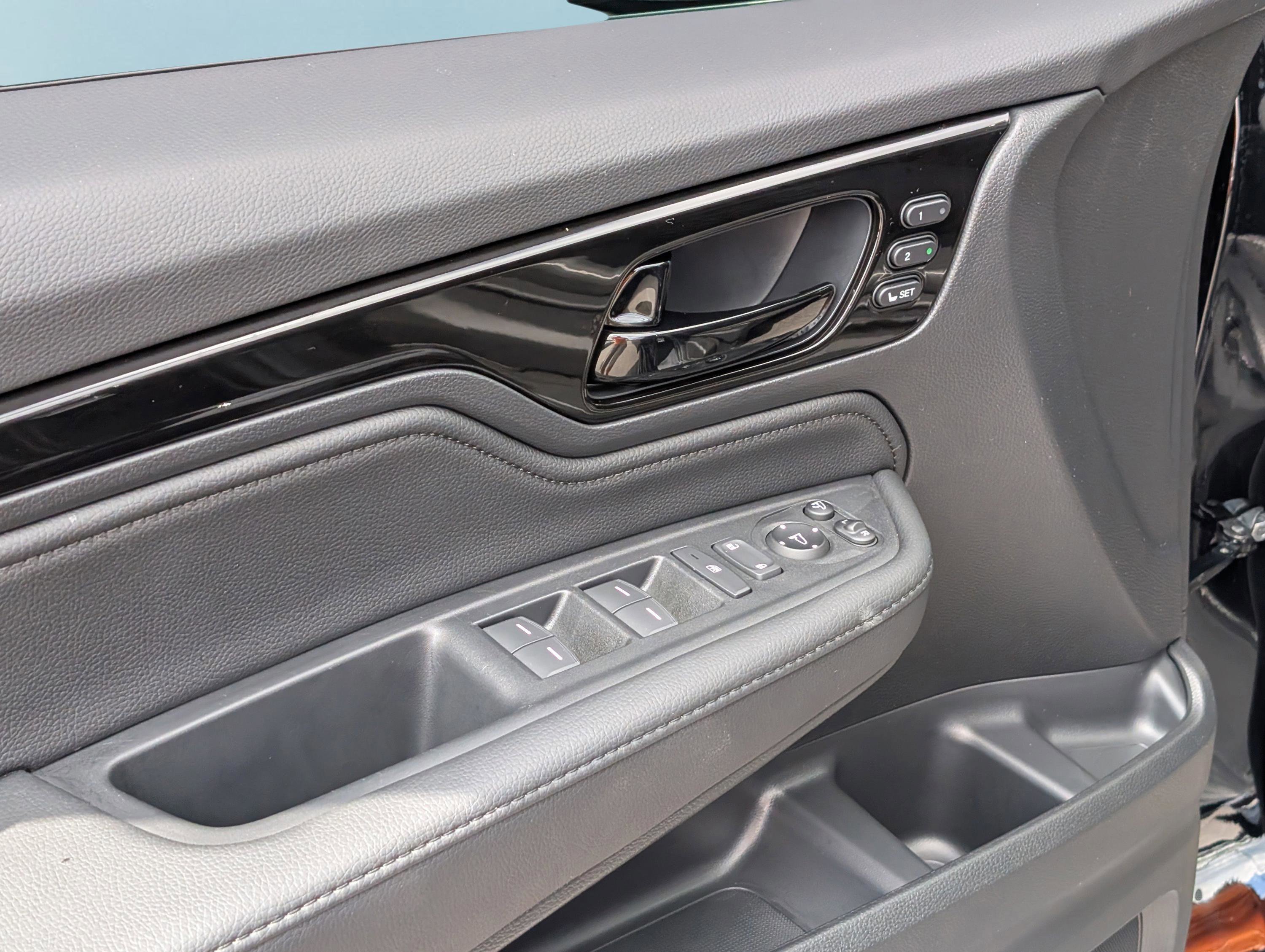 Used 2025 Honda Odyssey Elite image 17