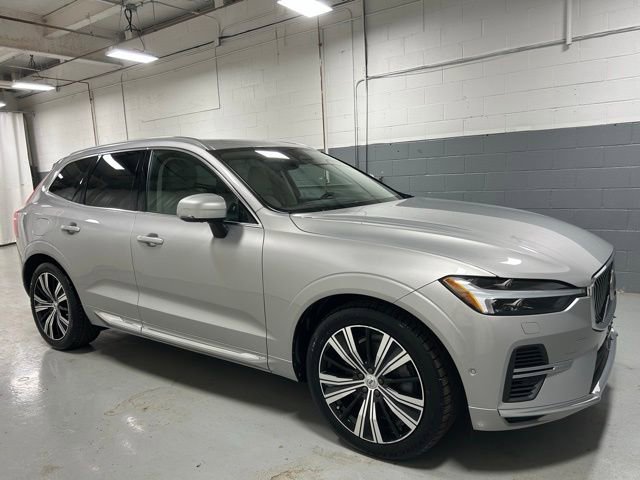 Used 2022 Volvo XC60 T8 Inscription w/ Advanced Package image 4