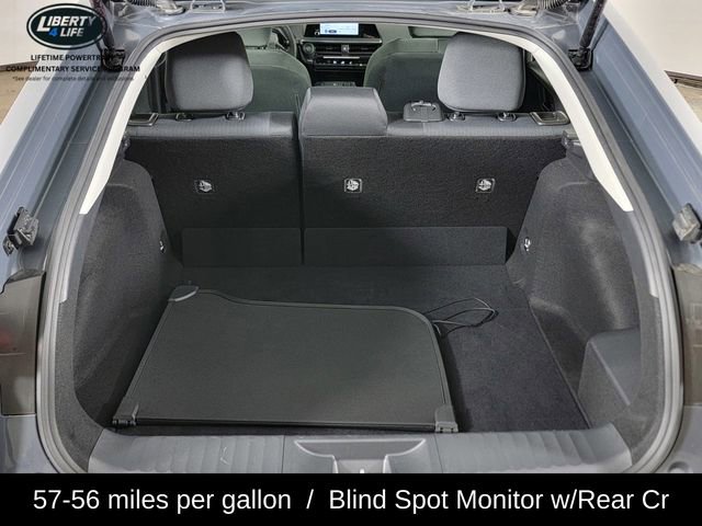 Used 2025 Toyota Prius LE image 15