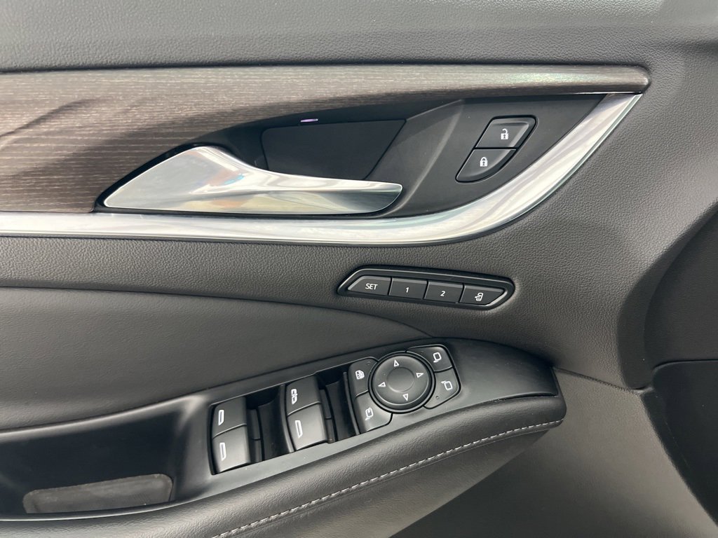 Used 2024 Buick Enclave Avenir w/ Avenir Technology Package image 19