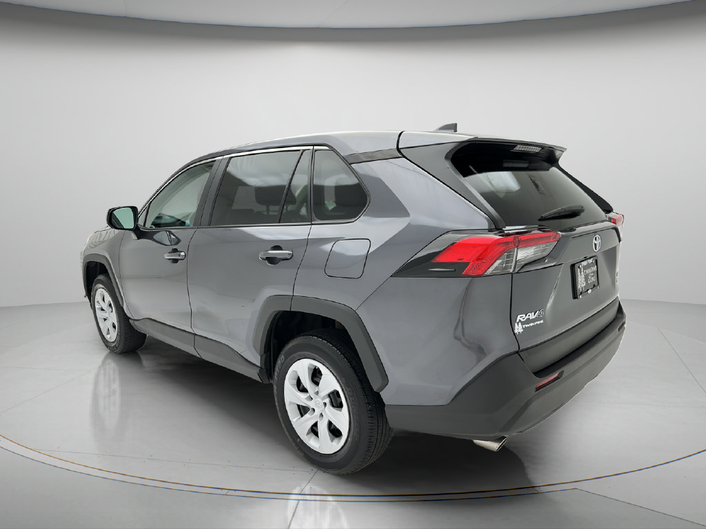 Used 2025 Toyota RAV4 LE AWD/4WD image 4