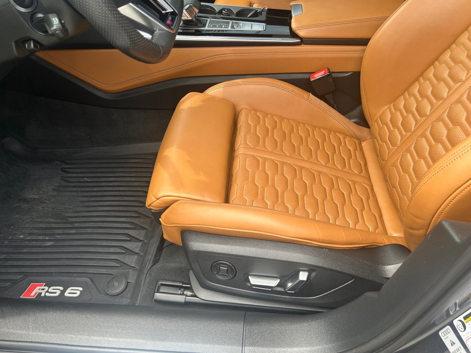 Certified 2024 Audi RS 6 performance AWD/4WD image 30
