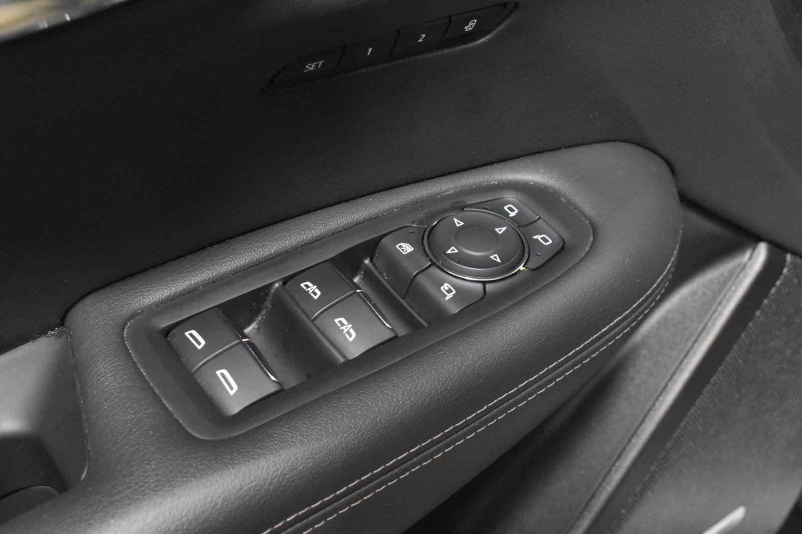 Certified 2025 Cadillac XT6 Premium Luxury image 11