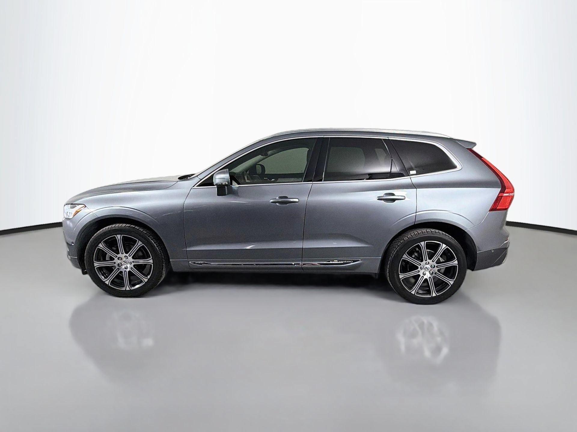 Used 2019 Volvo XC60 T5 Inscription w/ Protection Package FWD image 9