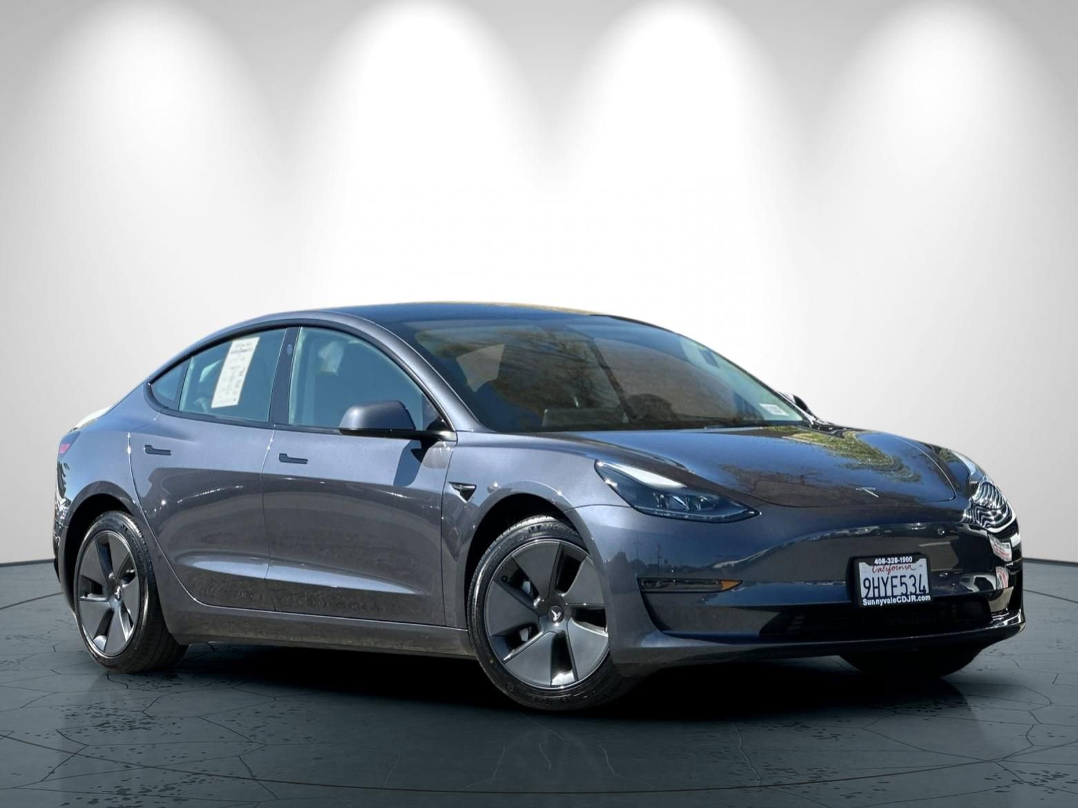 Used 2023 Tesla Model 3 Standard Range image 2