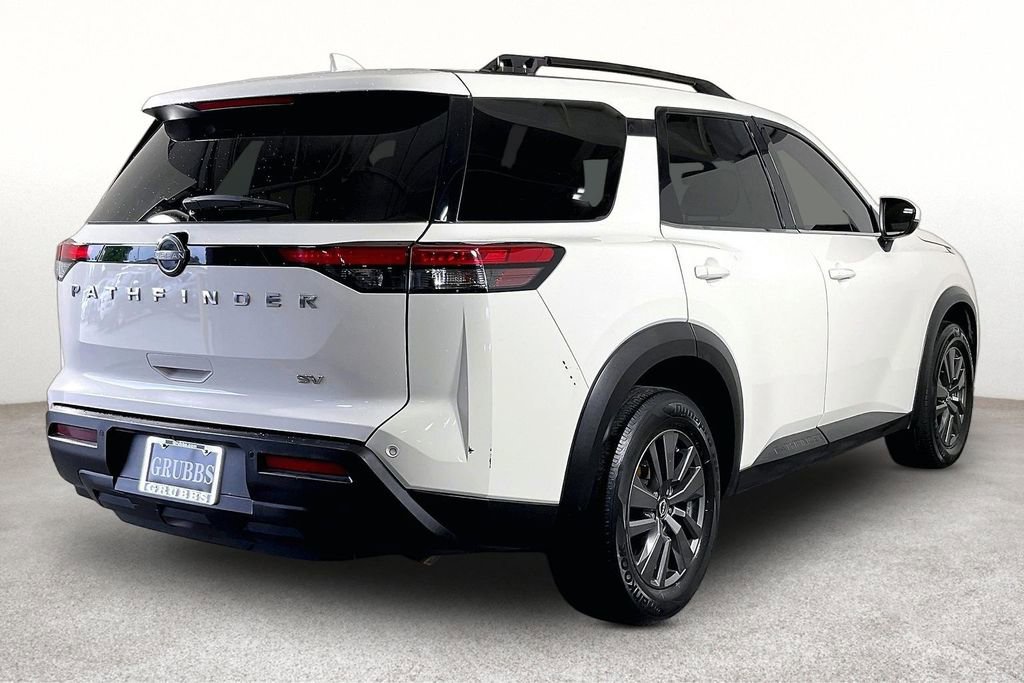 Used 2022 Nissan Pathfinder SV FWD image 2
