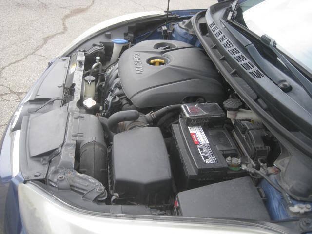 Used 2016 Hyundai Elantra SE FWD image 29
