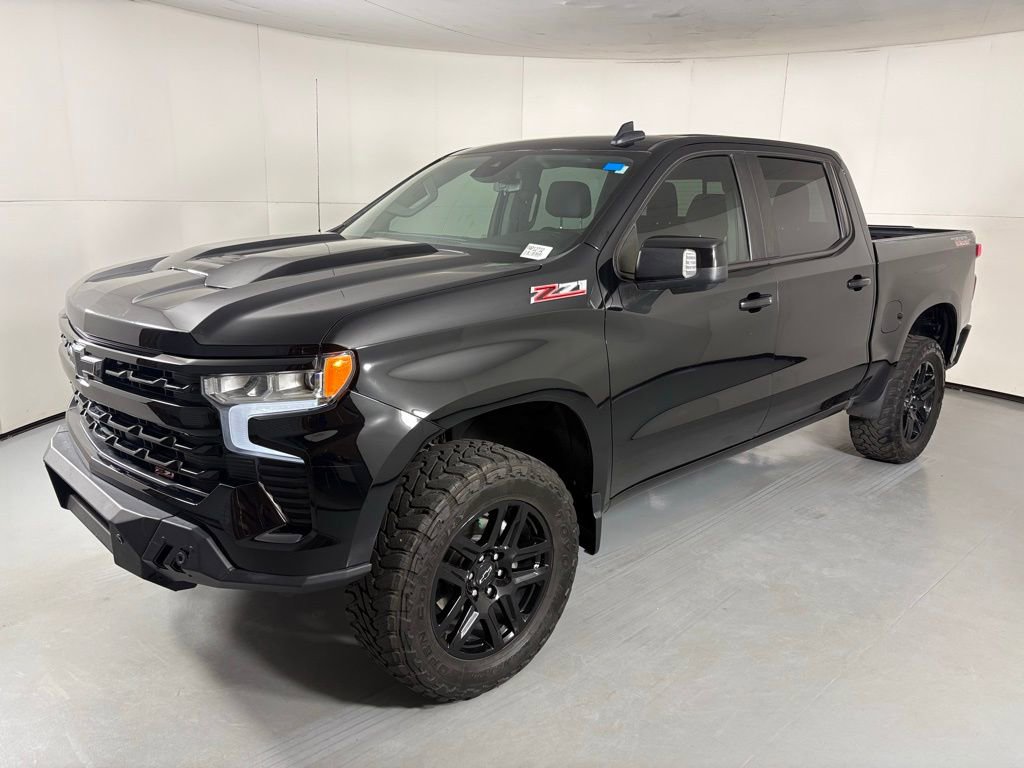 Used 2024 Chevrolet Silverado 1500 LT Trail Boss w/ Convenience Package II image 5