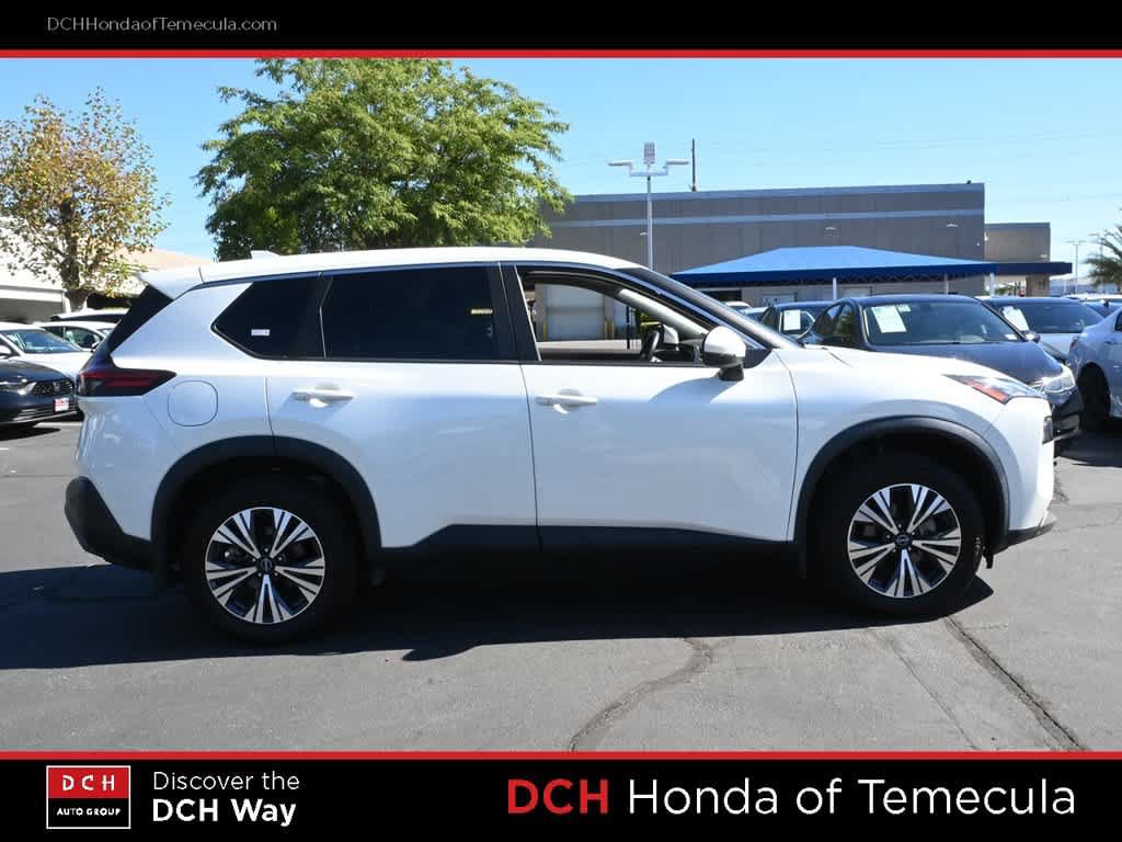 Used 2022 Nissan Rogue SV FWD image 5