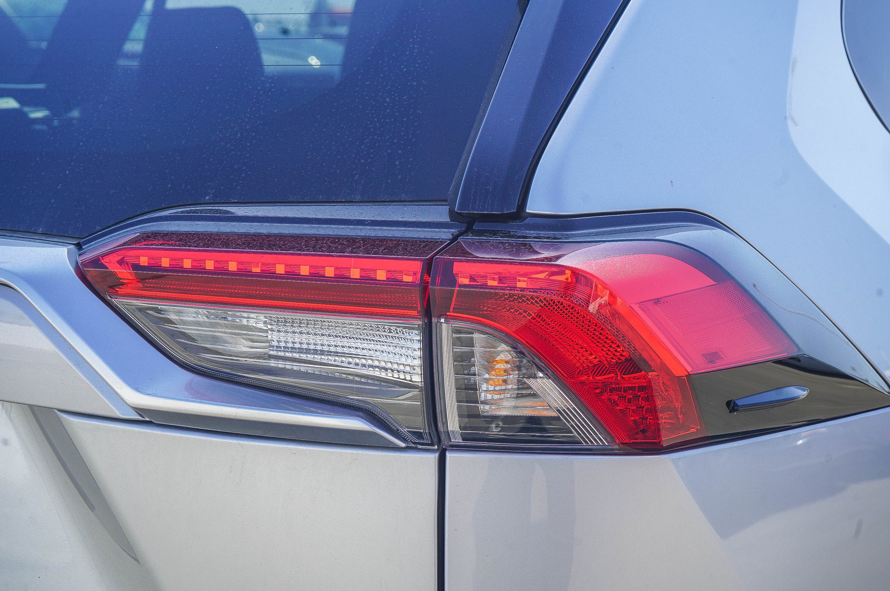 Used 2019 Toyota RAV4 XSE AWD/4WD image 8