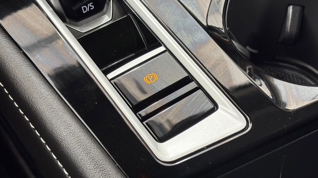 Used 2024 Volkswagen Atlas SE w/ Black Wheel Package image 44