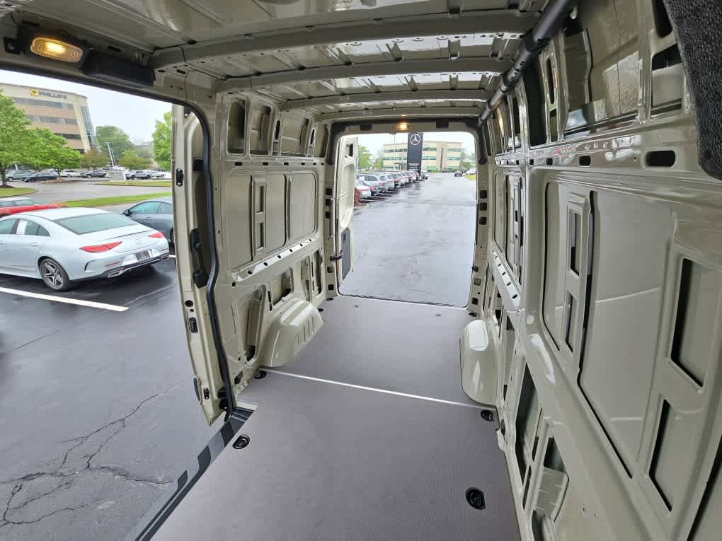 New 2025 Mercedes-Benz Sprinter 2500 image 9