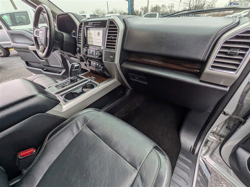 Used 2016 Ford F150 Lariat w/ Max Trailer Tow Package image 22