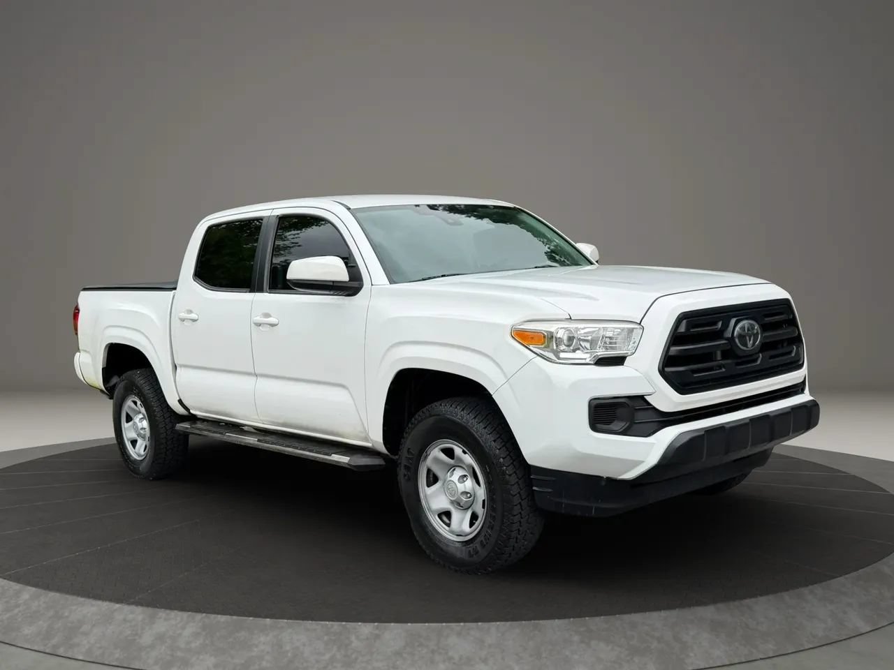 Used 2018 Toyota Tacoma SR w/ SR Convenience Package RWD image 3