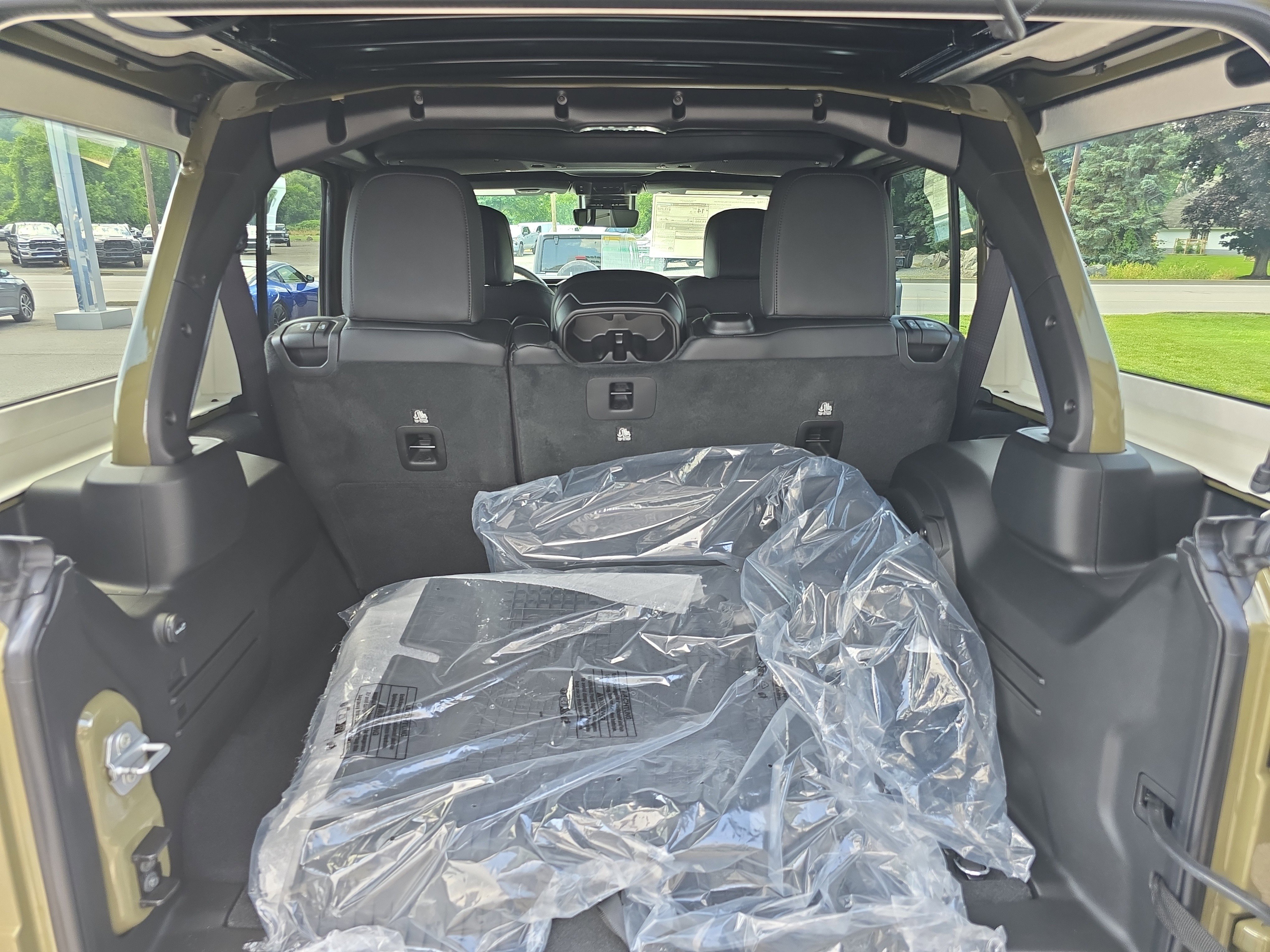 New 2025 Jeep Wrangler Unlimited Rubicon 392 image 5