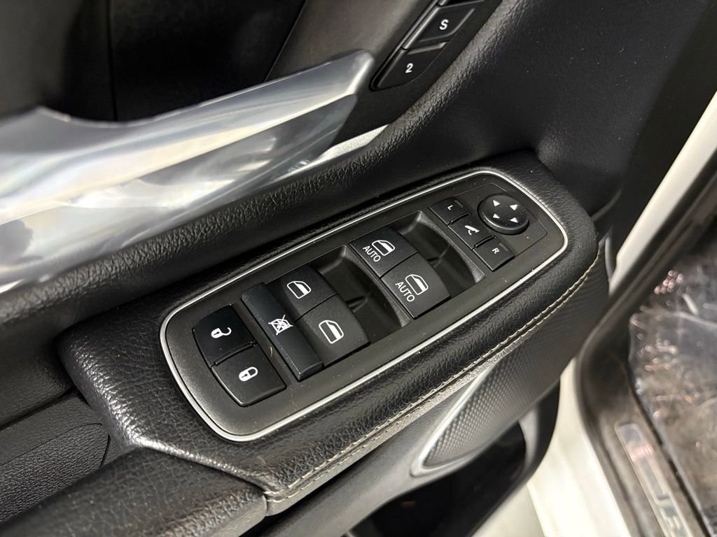 Used 2022 RAM 1500 Laramie AWD/4WD image 15