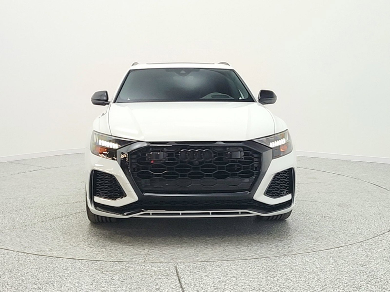 Used 2024 Audi RS Q8 image 2