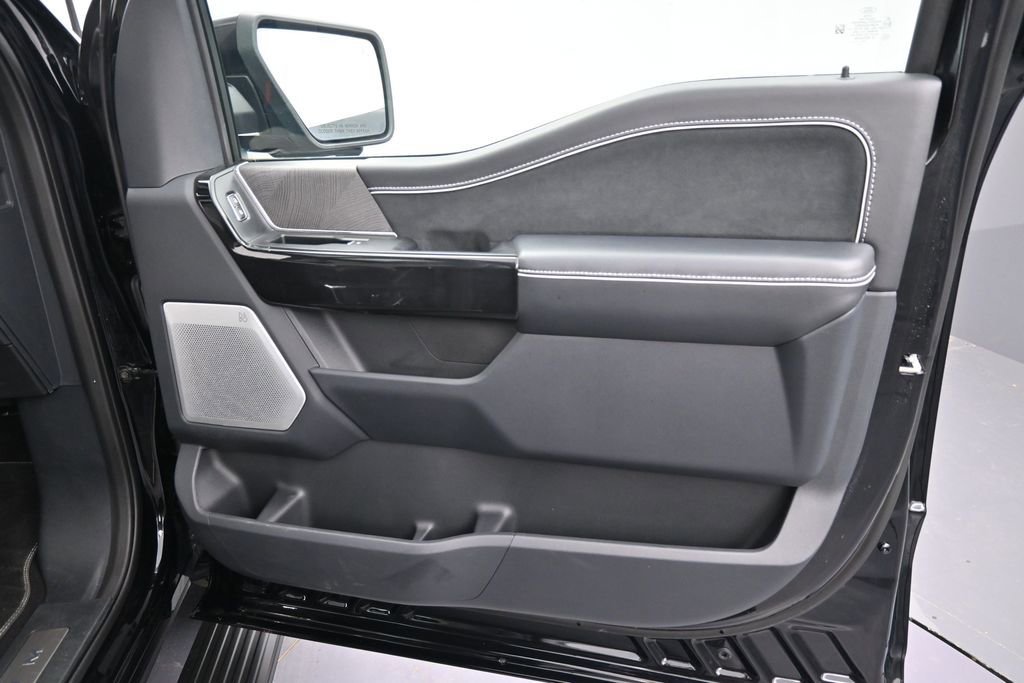 Used 2024 Ford F150 Lightning Platinum AWD/4WD image 17