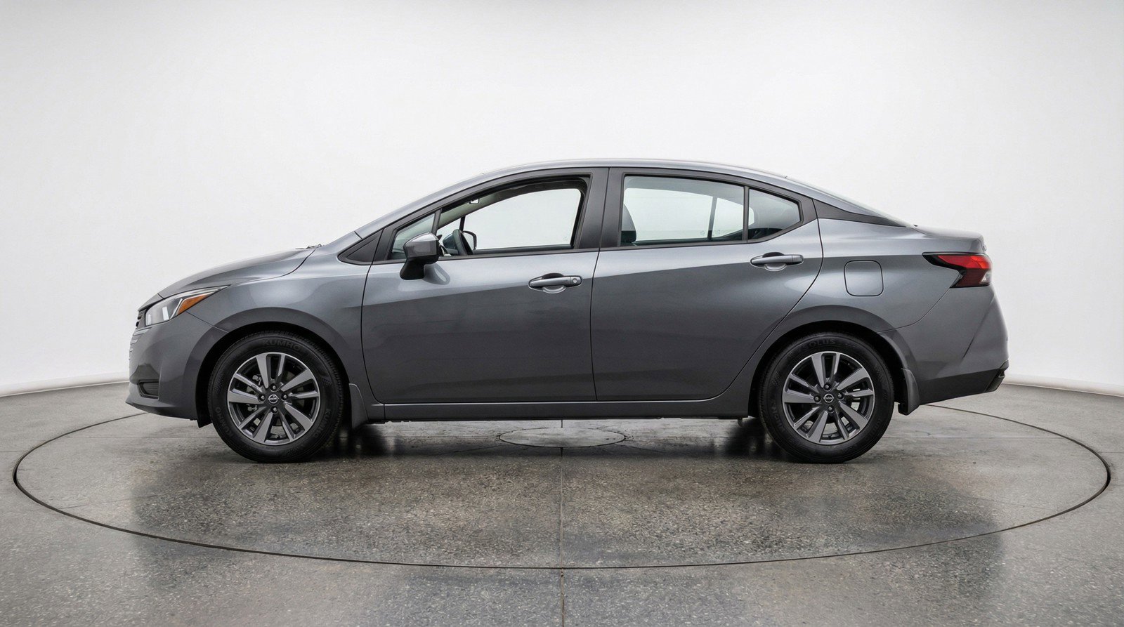Used 2025 Nissan Versa SV FWD image 3