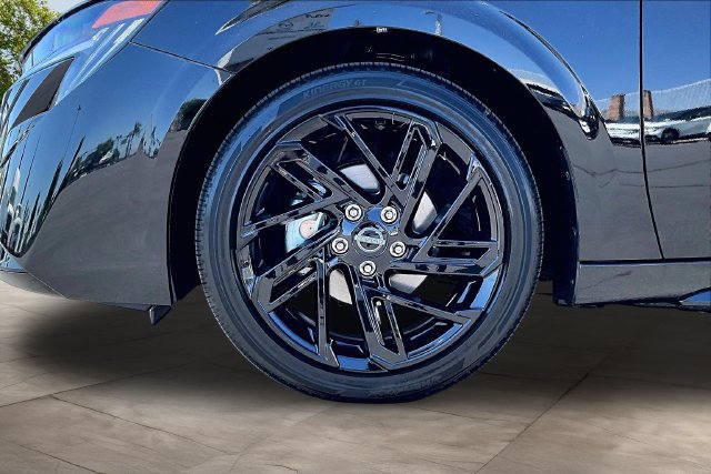 New 2027 Nissan Sentra SR w/ SR Premium Package FWD image 9