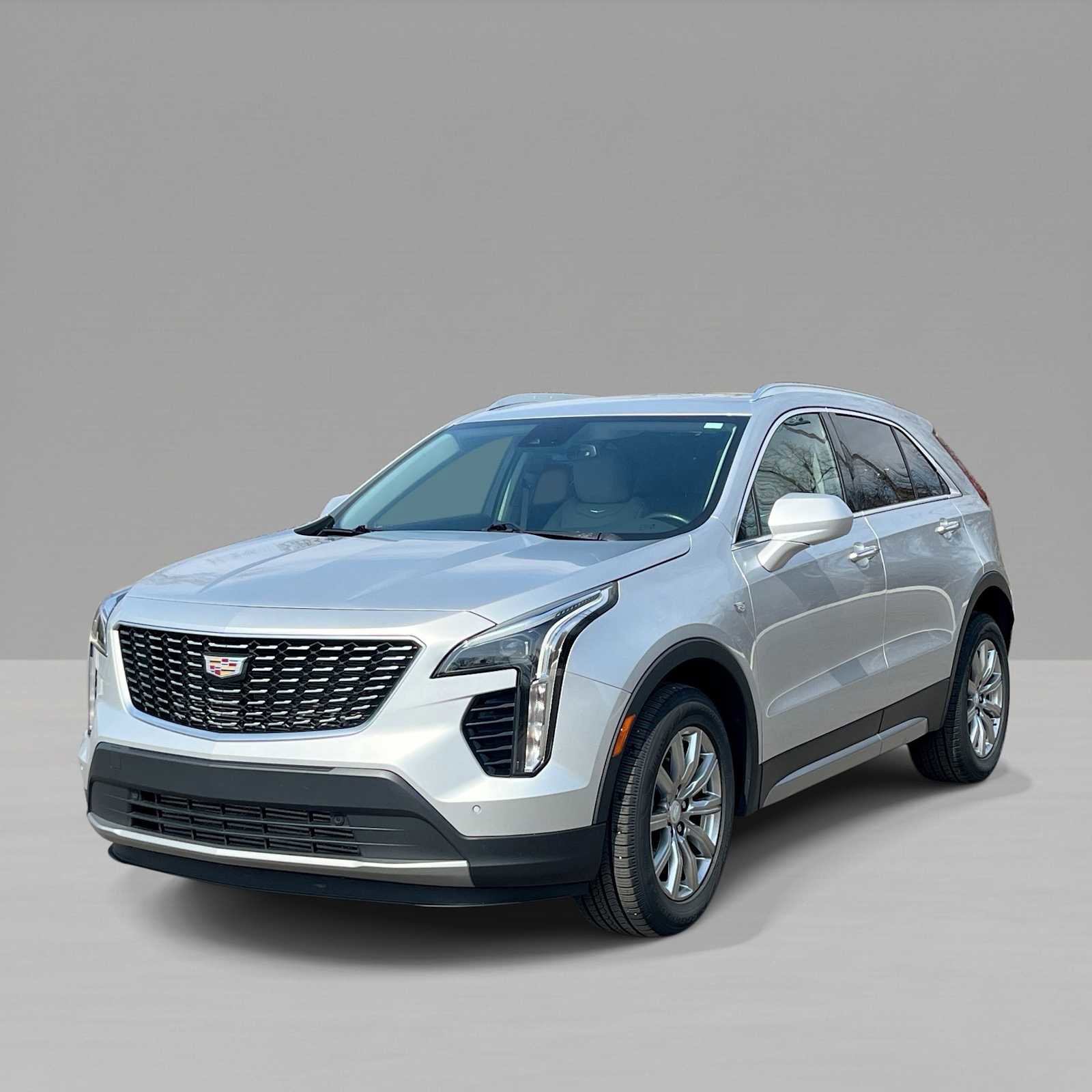 Used 2020 Cadillac XT4 Premium Luxury w/ Cold Weather Package image 2