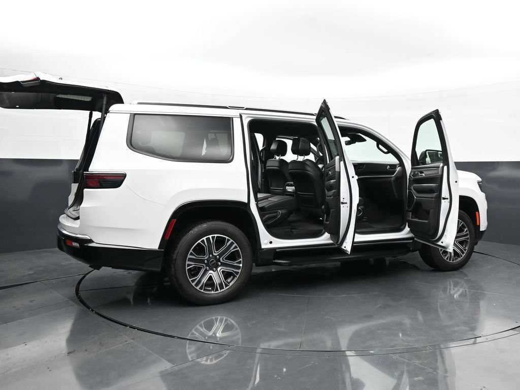 Used 2025 Jeep Wagoneer Series II w/ 8-Passenger Seating Package AWD/4WD image 51