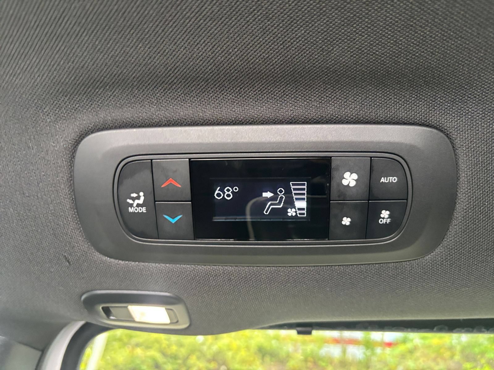 Used 2025 Chrysler Pacifica Limited FWD image 25